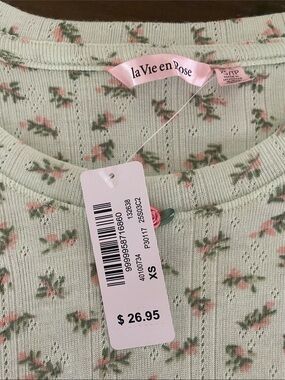La Vie En Rose Mint Green Floral Crewneck Tee